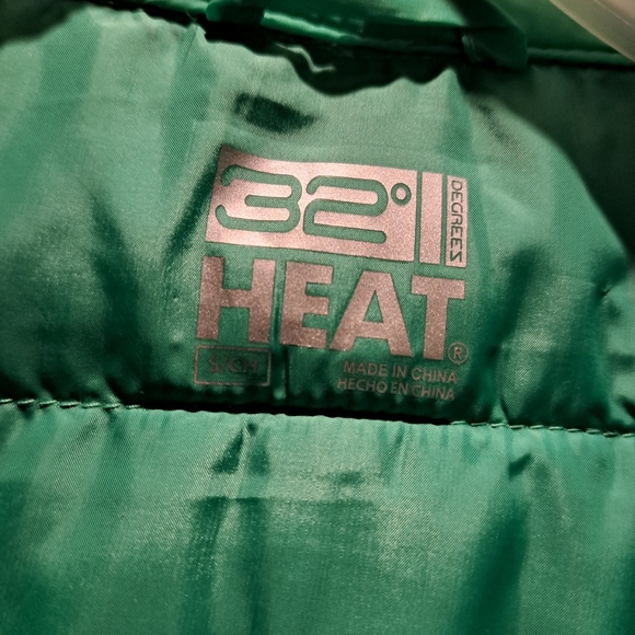 32 degrees bright green puffer jacket - Picture 2 of 3